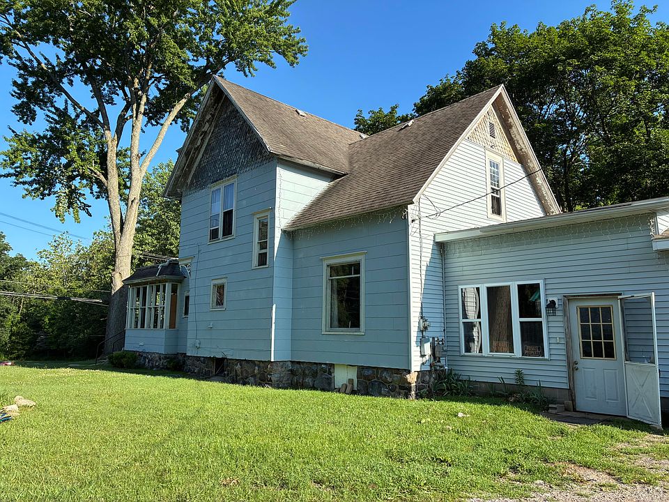 2nd image of 404 N Paw Paw St