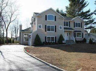 67 Richbell Rd, White Plains, NY 10605