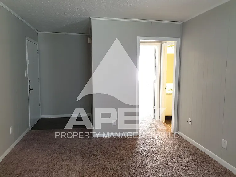 Fairhill Apartments — Photo 7