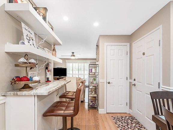 4th image of 4 Northbrook Drive #406