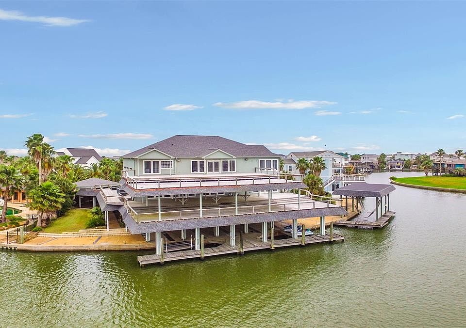 1st image of 202 Catamaran Dr
