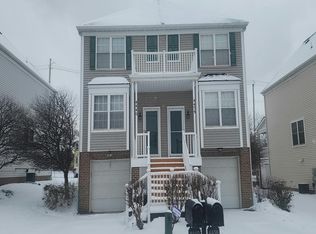 4440 Sexton Rd, Cleveland, OH 44105