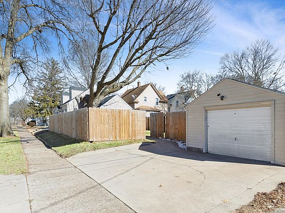 3rd image of 2800 15th St