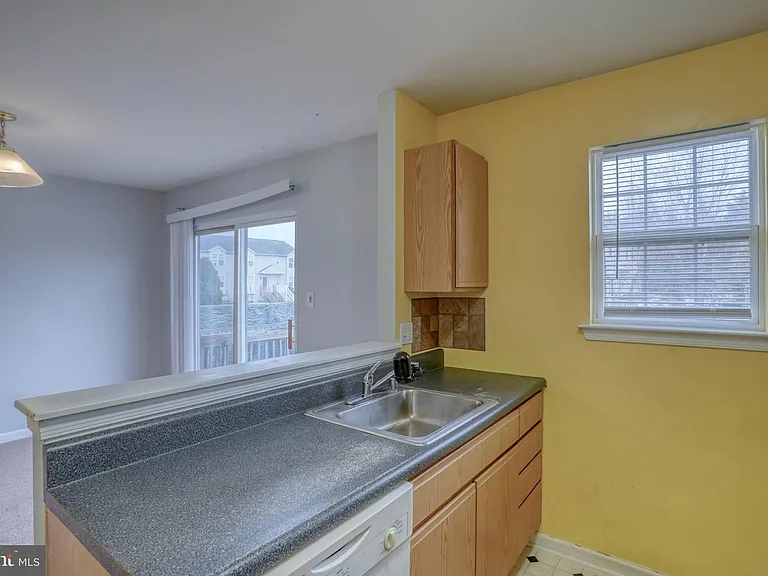 407 Champs Ln — Photo 17