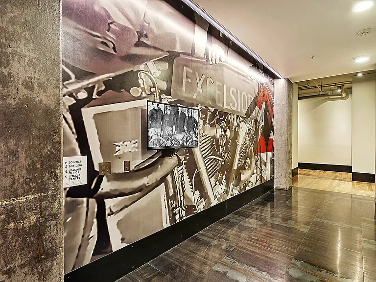 Excelsior — Photo 14