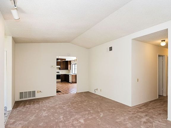 2nd image of 5392 Duesenberg Dr #000