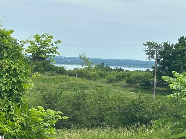 0 Center Rd, Traverse City, MI 49686