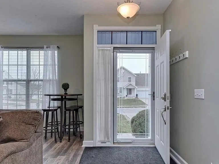2302 Quartz Dr — Photo 2