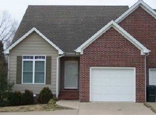 102 Berry Ct, Paducah, KY 42001
