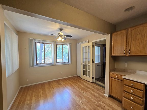 4th image of 110 Acorn Ln