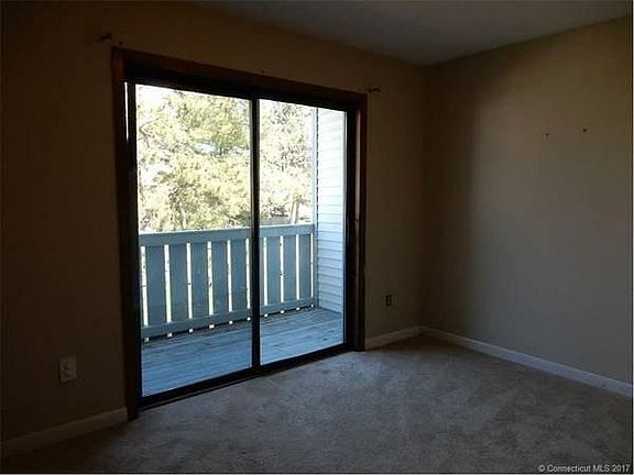 4th image of 11 Hamre Ln #D