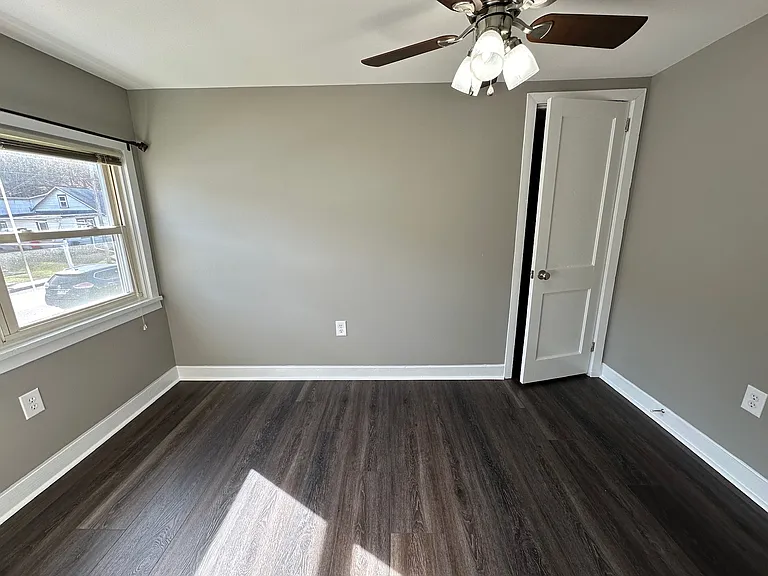 210 Hill St — Photo 28