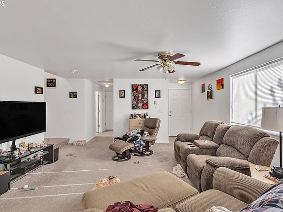 5th image of 3397 Oak St