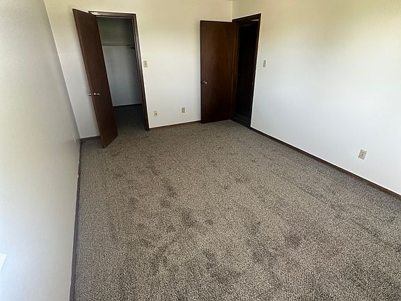 3rd image of 1026 Hancock Dr #31