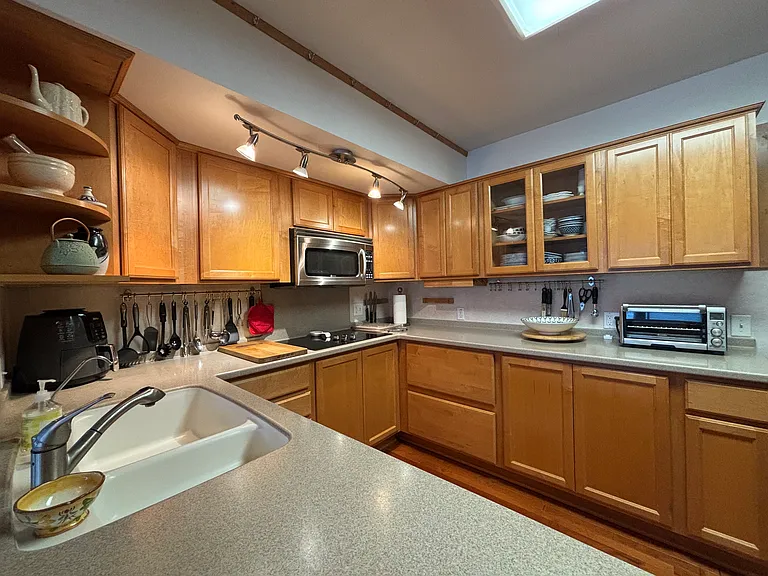 221 N Bay Ln #2 — Photo 15