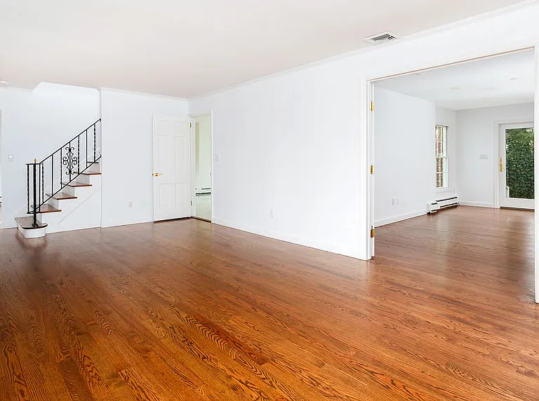 302 Sound Beach Ave — Photo 6