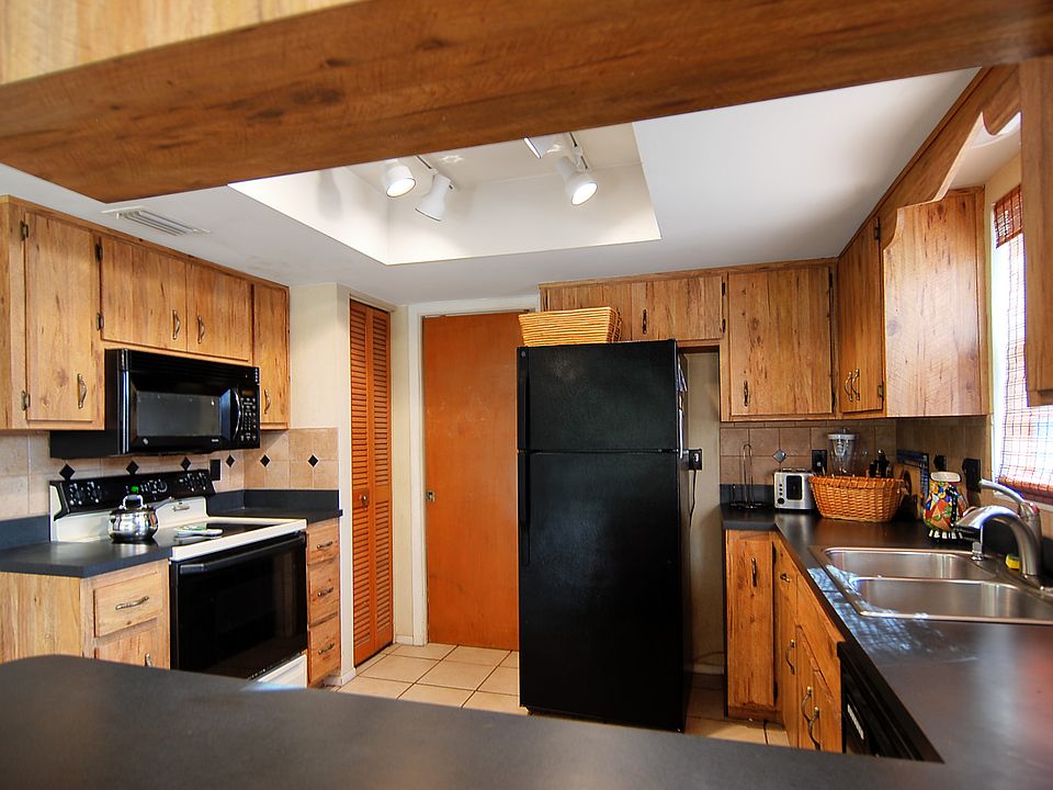 1st image of 270 Allan Ln