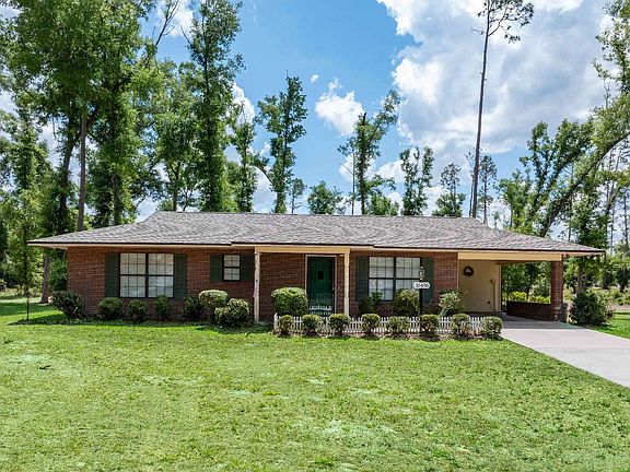 2nd image of 10496 Wildwood Dr