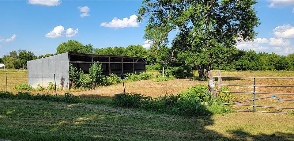 1st image of 801 S McKinley Ave
