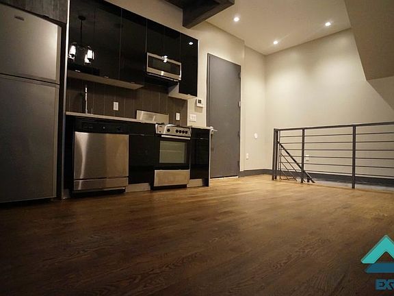 5th image of 200 Scholes St #1