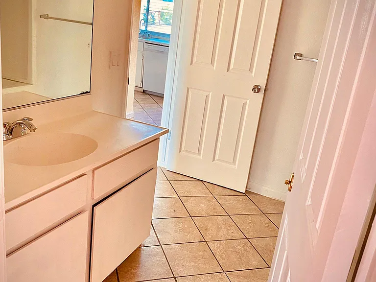 15815 Potomac Rd #5 — Photo 9