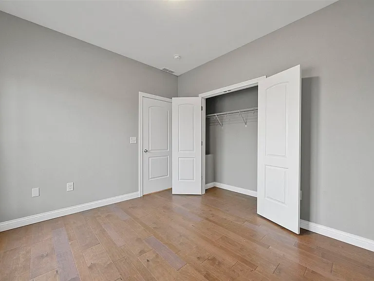 691 Denver Ln — Photo 22