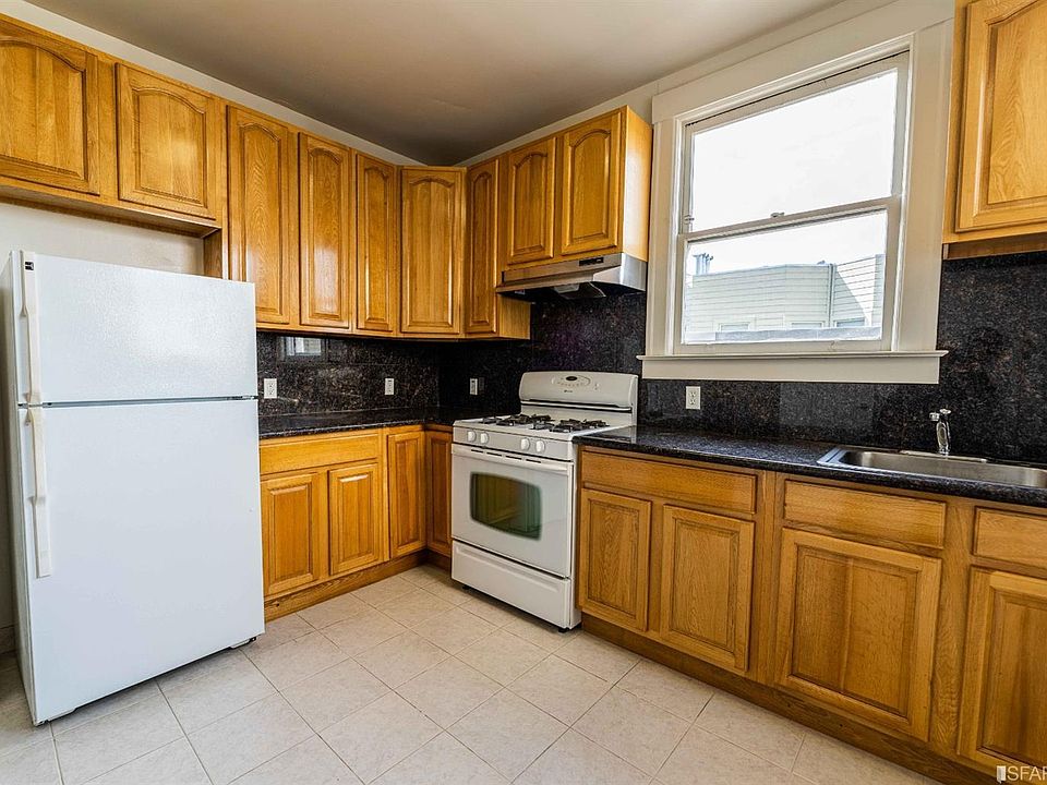 2nd image of 1471 Jackson St APT 8