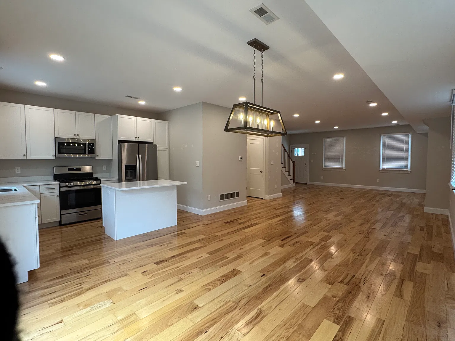 3 bed, 1800 sqft, $2,895 — Photo 2