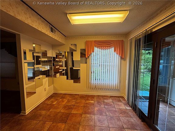 4th image of 4 Coalwood Ave