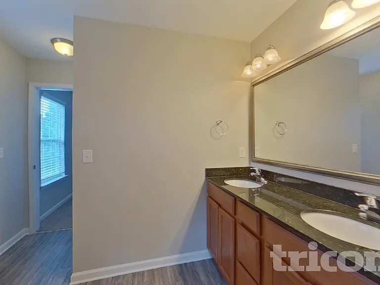 304 Longfellows Ln — Photo 8