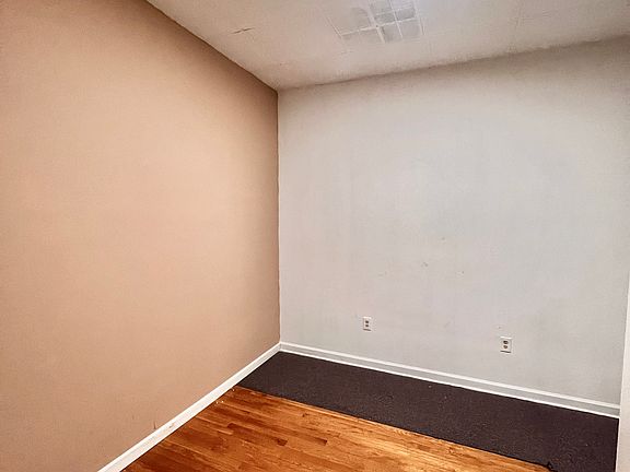 4th image of 2631 E Geer St