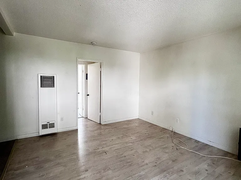 2614 Michigan Ave #2 — Photo 2