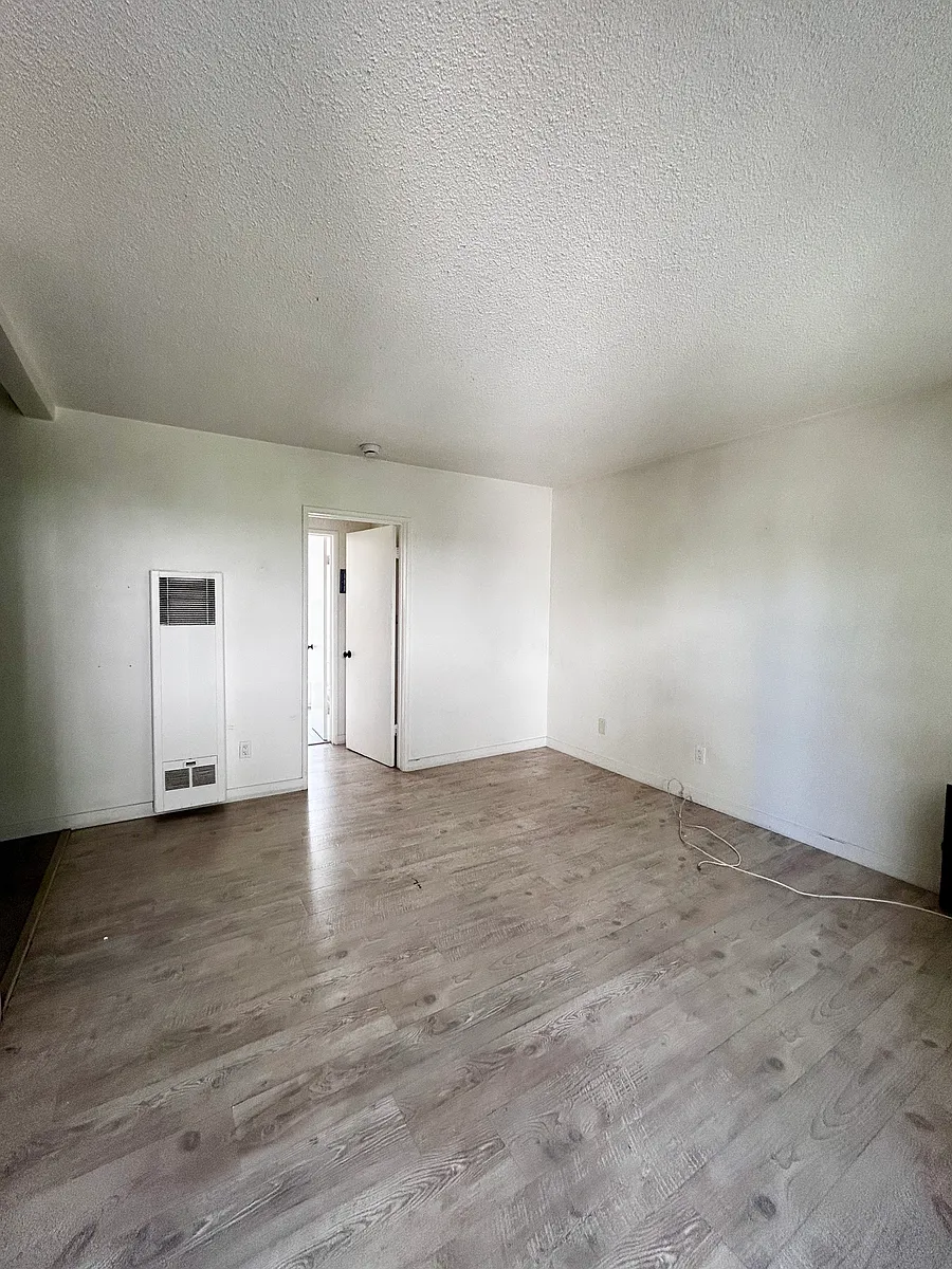 Building Photo - 2614 Michigan Ave #2