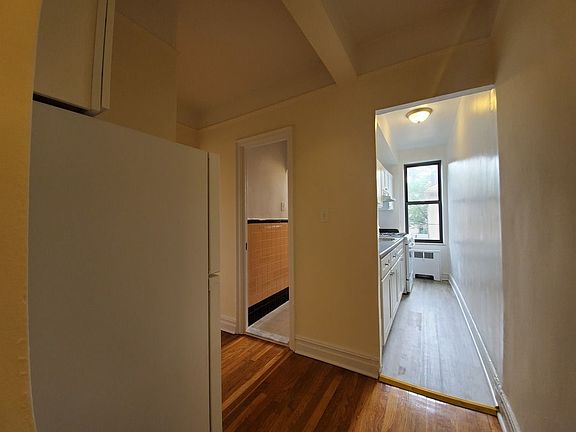4th image of 1654 E 13th St APT 2F