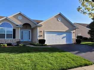 6493 Black Diamond Ln, Lambertville, MI 48144