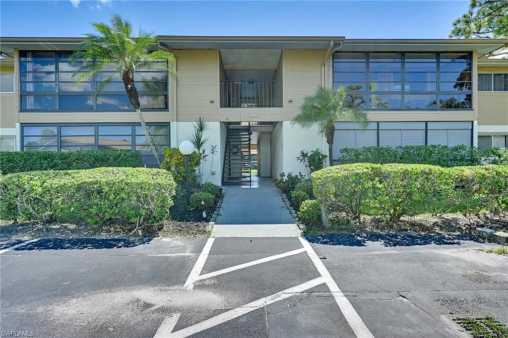 3 bed, 2.0 bath, 1072 sqft, $1,600 — Photo 4