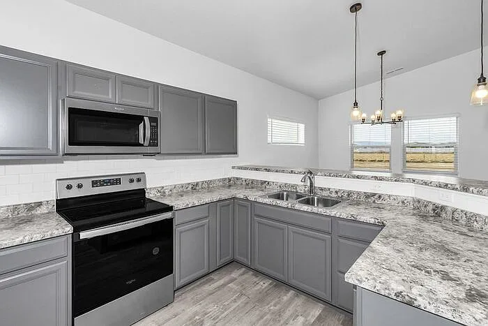 387 Hidden River Dr — Photo 4