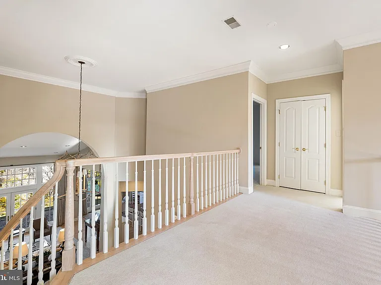 7440 Old Maple Sq — Photo 25
