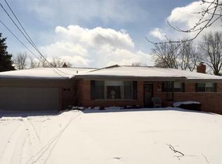 614 E Wardlow Rd, Highland, MI 48356