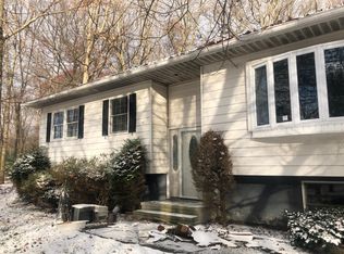 1576 W Mountain Rd, Plymouth, PA 18651