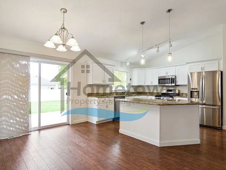 7358 N Aaron St — Photo 8