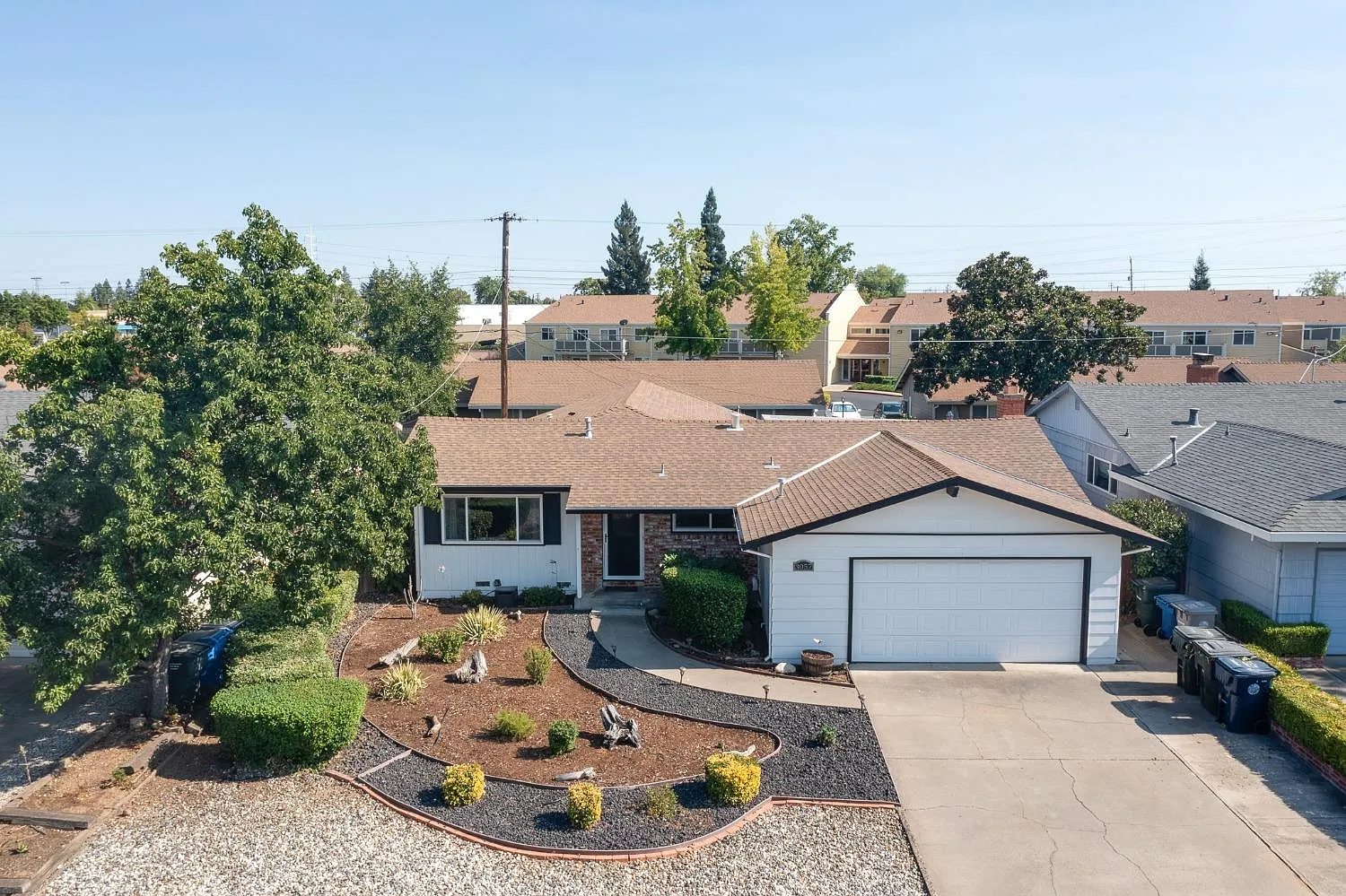 3057 Notre Dame Dr photo 1