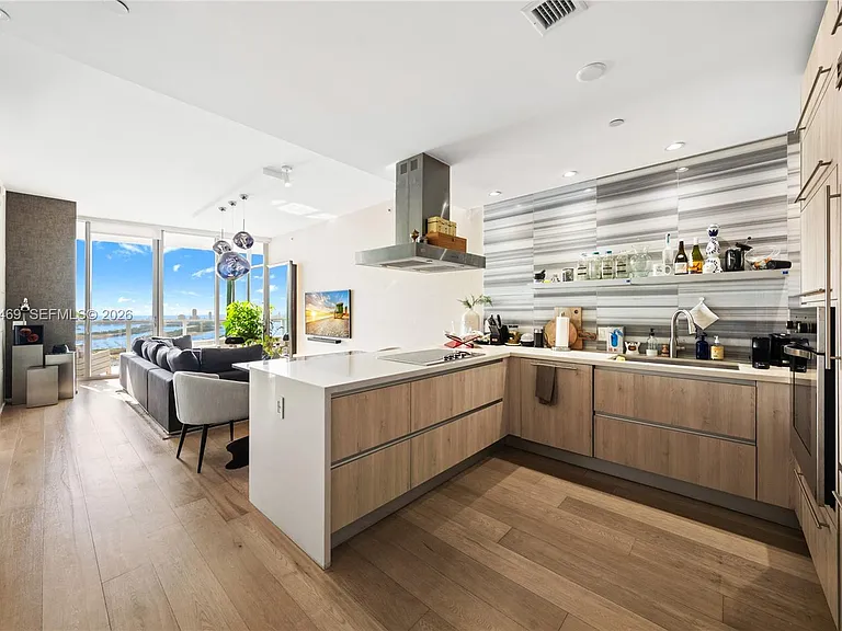 1100 Biscayne Blvd #5004 — Photo 3