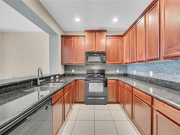 5th image of 771 Featherstone Ln