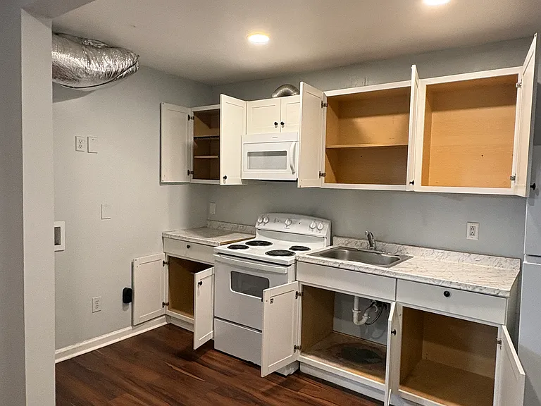 64 Shady Ln #B — Photo 3