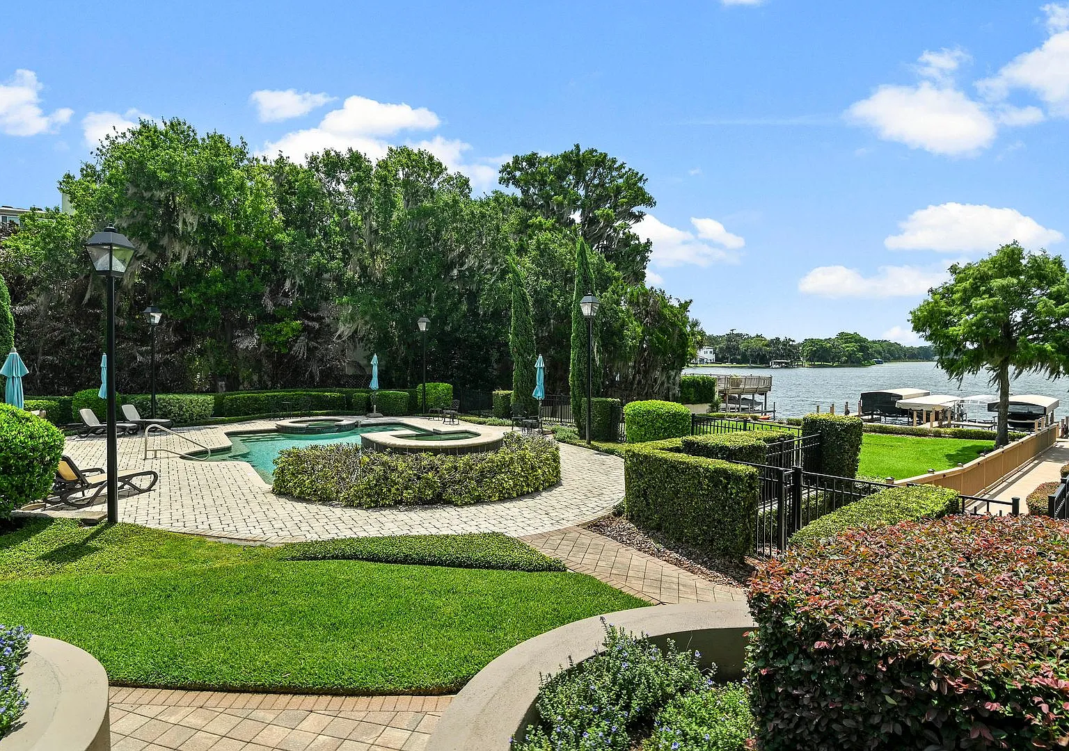 Winter Park lakefront just steps from Park Avenue — Photo 2