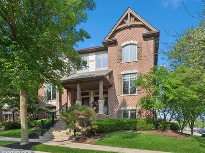 301 Brownstone Dr, St Charles, IL, 60174