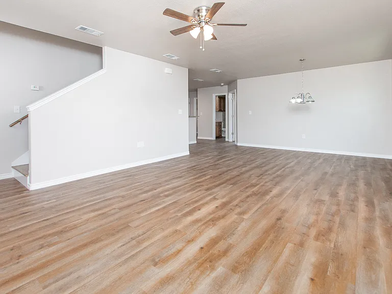 2542 Leroy Ln #B — Photo 4