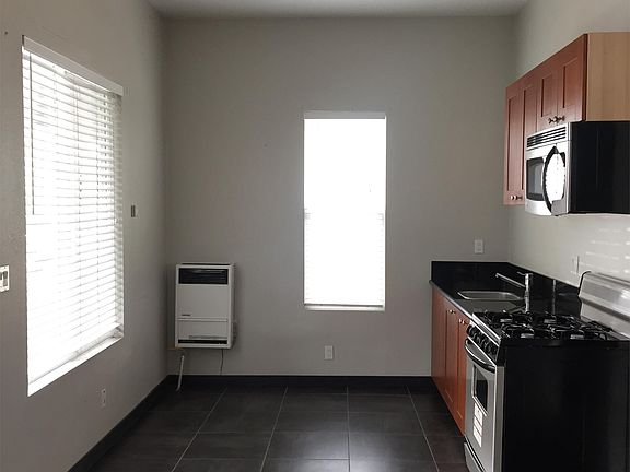 3rd image of 237 Linden Ave APT 4