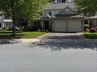 1833 Windsong Ln, Lancaster, PA 17602